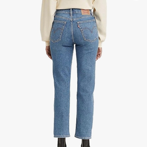 Levi's Women's Wedgie Straight Jeans - Picture 3 of 3
